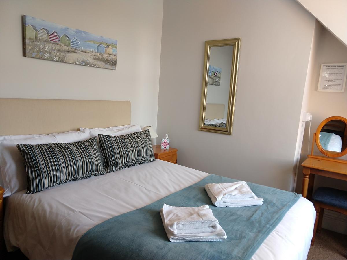 By The Sea Bed And Breakfast Eastbourne Exterior foto