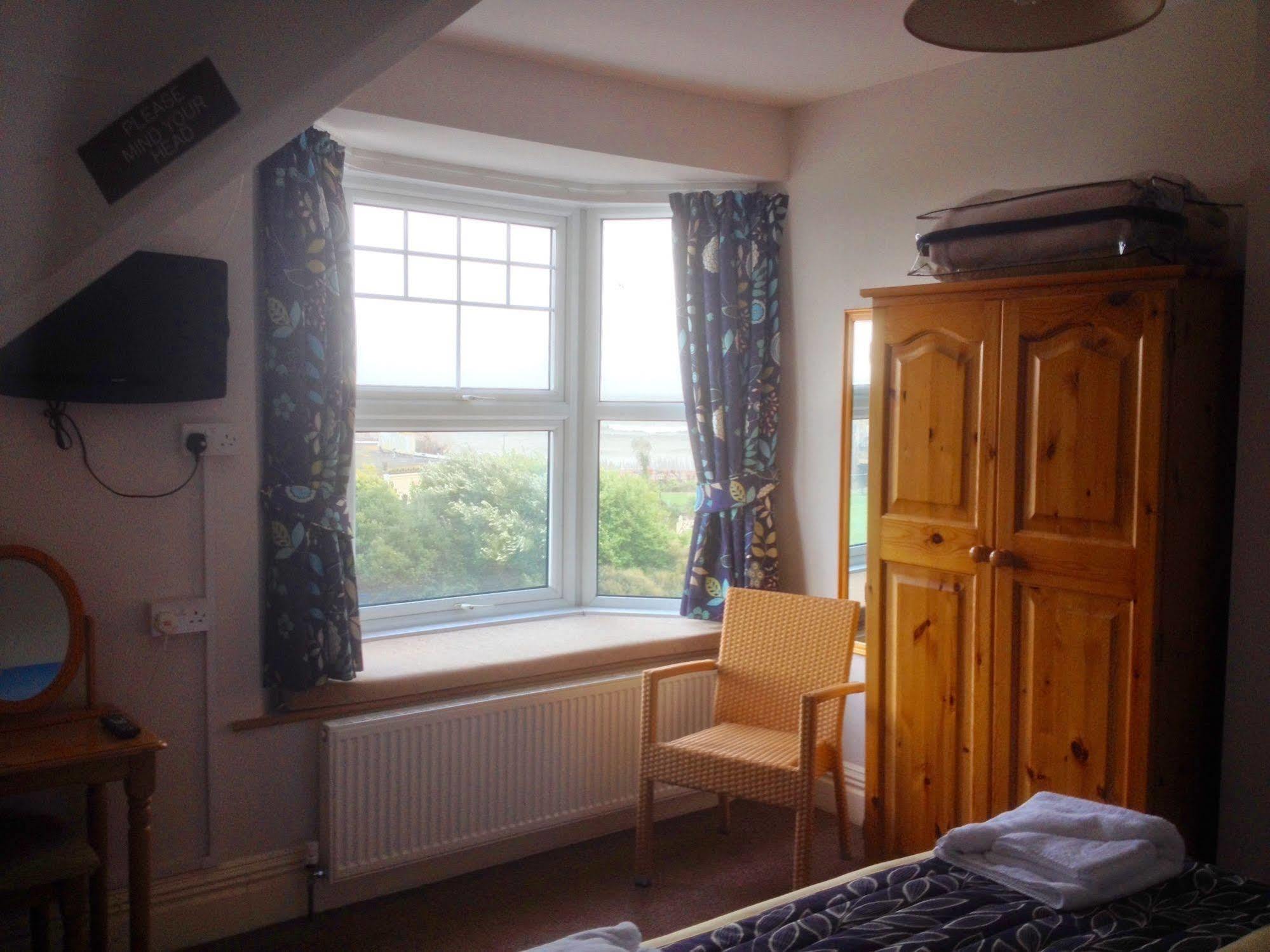 By The Sea Bed And Breakfast Eastbourne Exterior foto