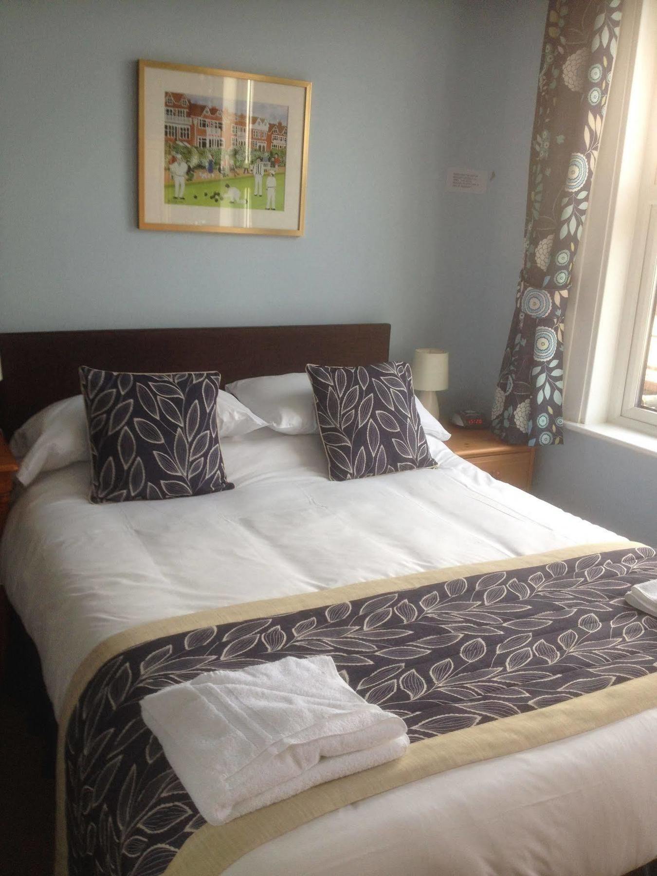 By The Sea Bed And Breakfast Eastbourne Exterior foto